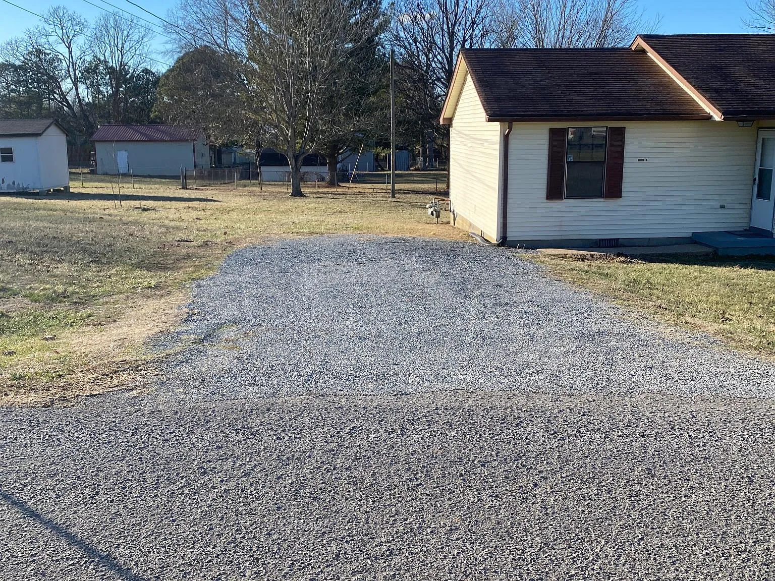 1205 Redden Ln — Photo 3
