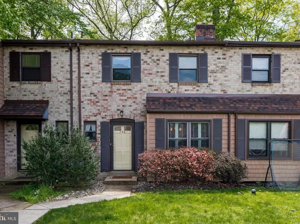 194 Bishops Dr, Aston, PA 19014