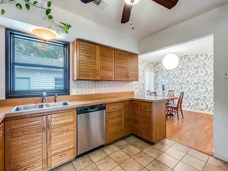 11004 Joaquin Dr — Photo 6
