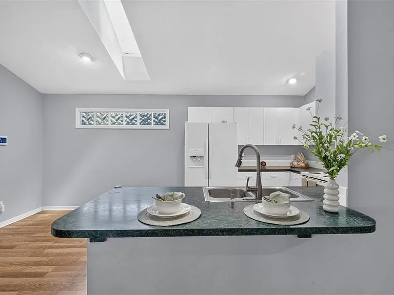 2115 SW 72nd St — Photo 10