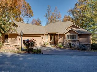 16 Spring Ridge Ln, Hendersonville, NC 28739
