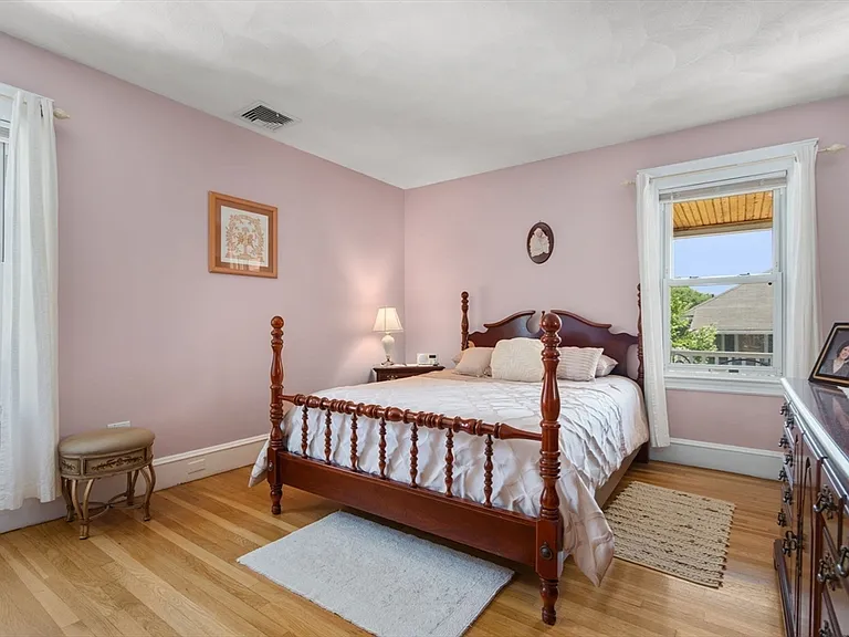 48 Chandler St #48 — Photo 17
