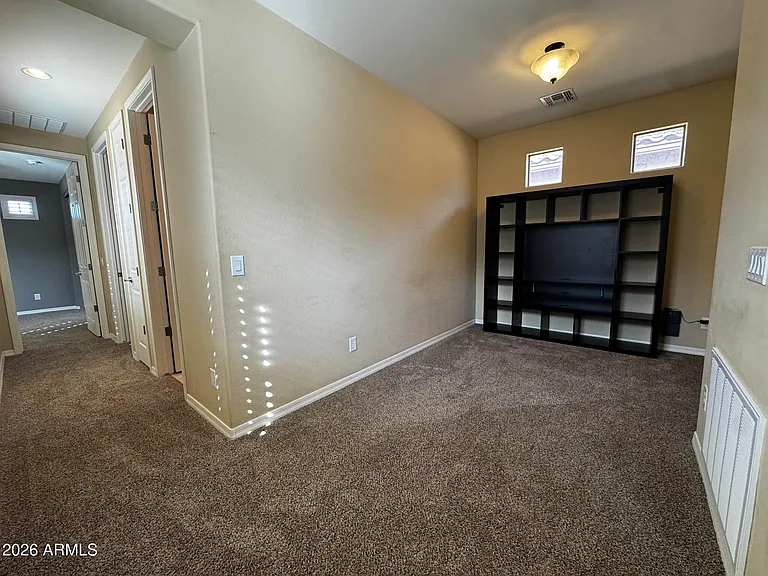 837 W Village Pkwy — Photo 15