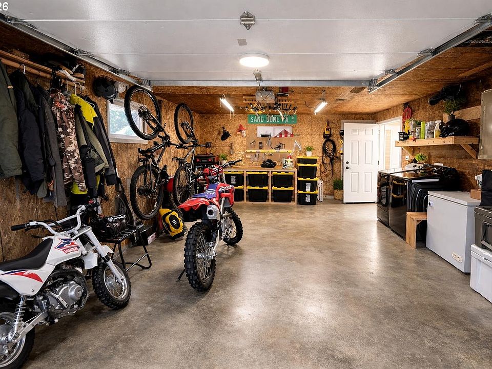 2136 Greenwood Ave, Reedsport, OR 97467 | Zillow