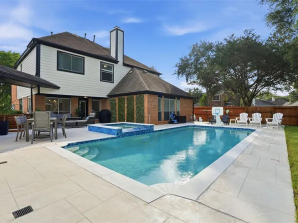 109 Laguna Pointe Dr, League City, TX 77573