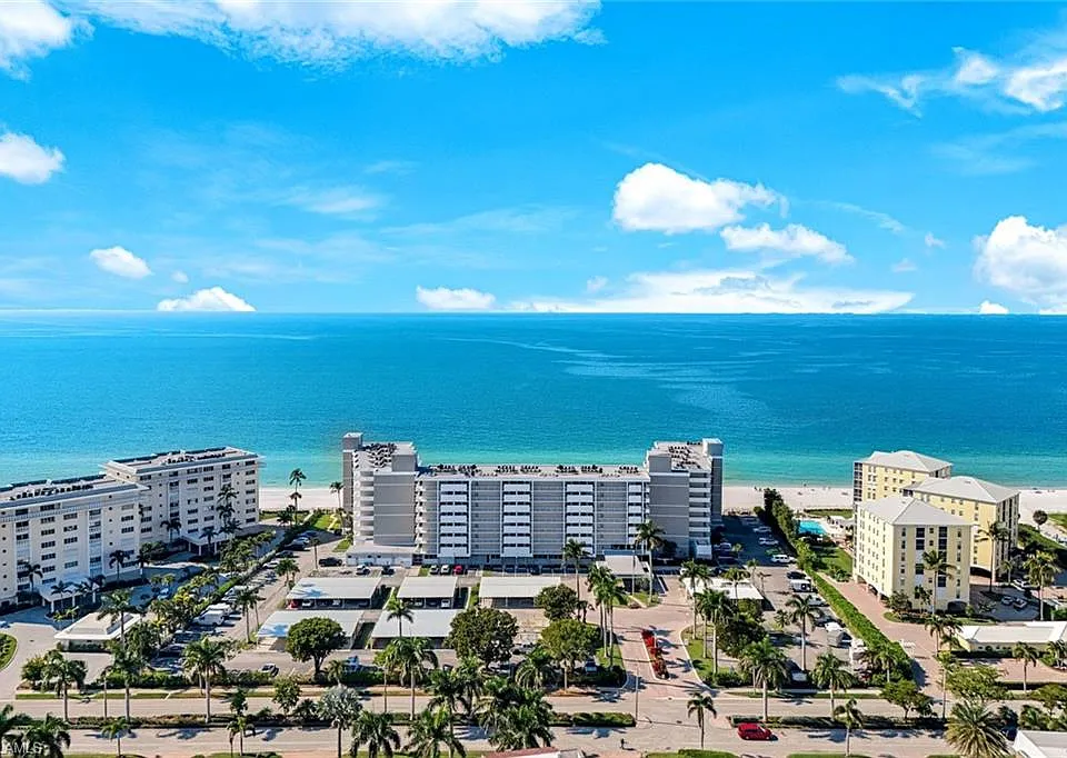 3443 Gulf Shore Blvd N #309