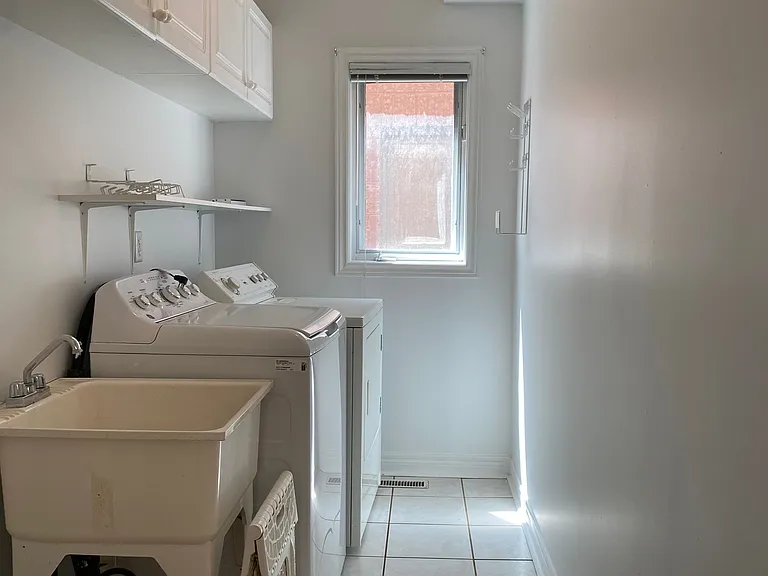 169 Matthew Dr #UPPER LEVEL — Photo 8