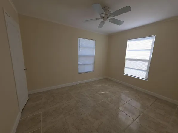 812 Selkirk Street, West Palm Beach, FL 33405