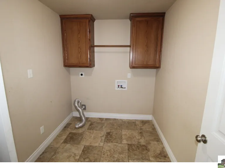 1128 Pheasant Cir — Photo 37