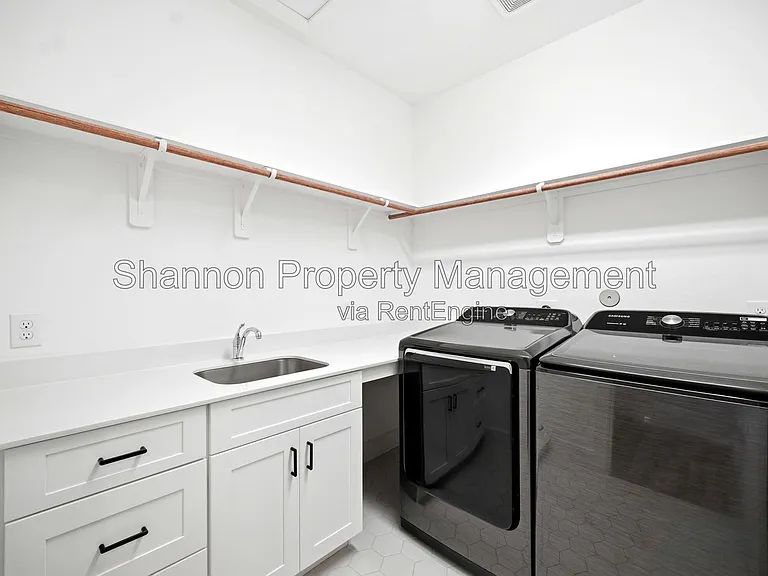 1823 Prospect St #C — Photo 32