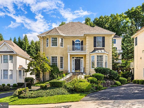 2nd image of 407 Spring Garden Ln