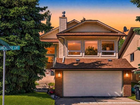 656 SW Ranchridge Ct NW, Calgary, AB T3G 1W9