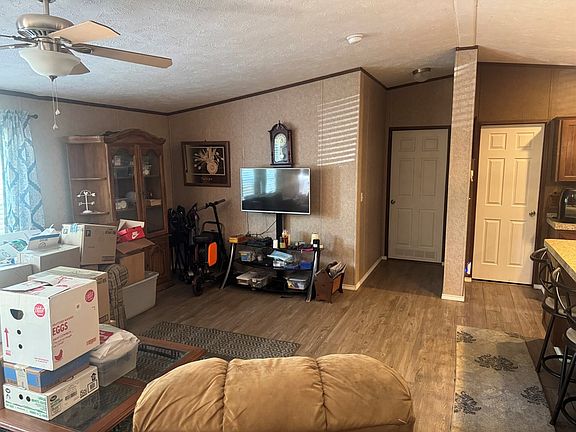 3rd image of 440 Shoreline Dr