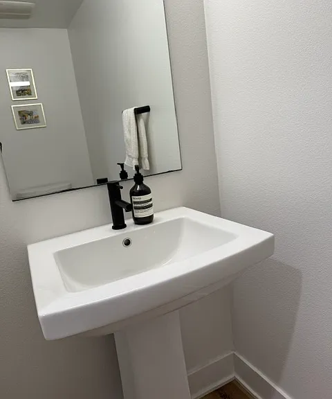 2923 Exposition Pl — Photo 16