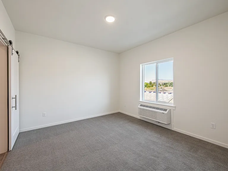 Gateway Apartments — Photo 17
