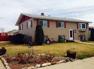 1916 8th Ave E, Williston, ND 58801