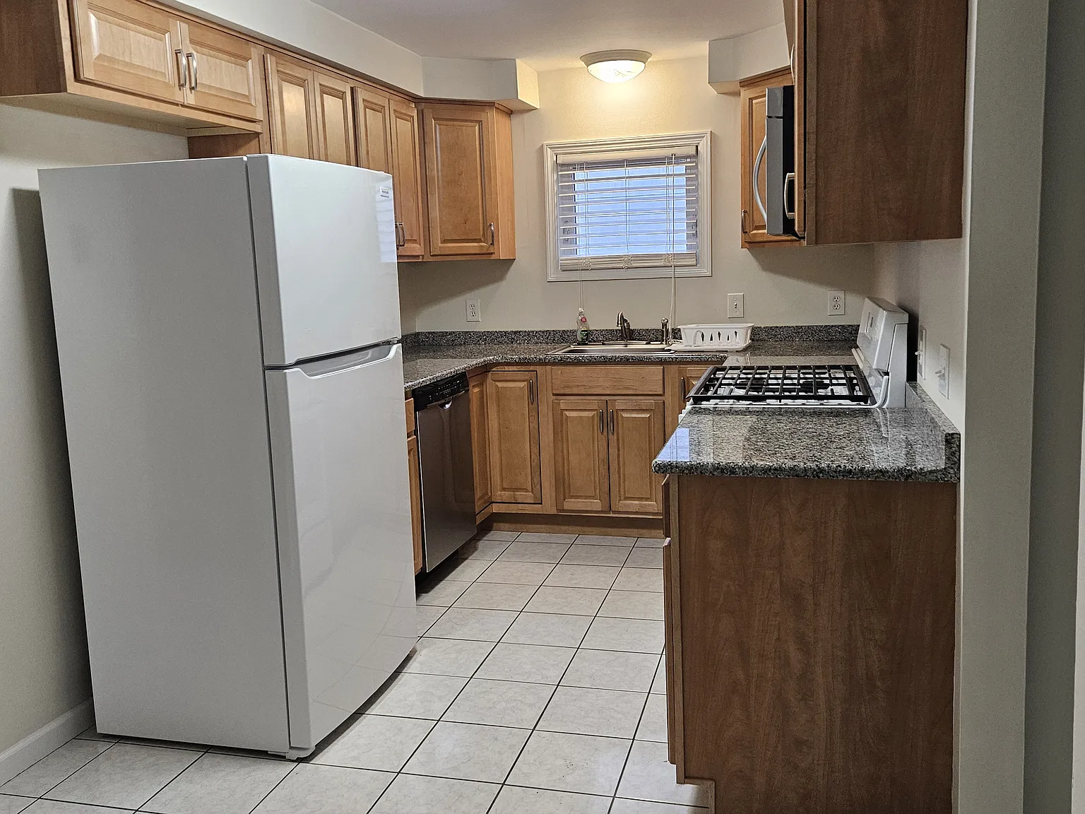 2 bed, $1,350 — Photo 3