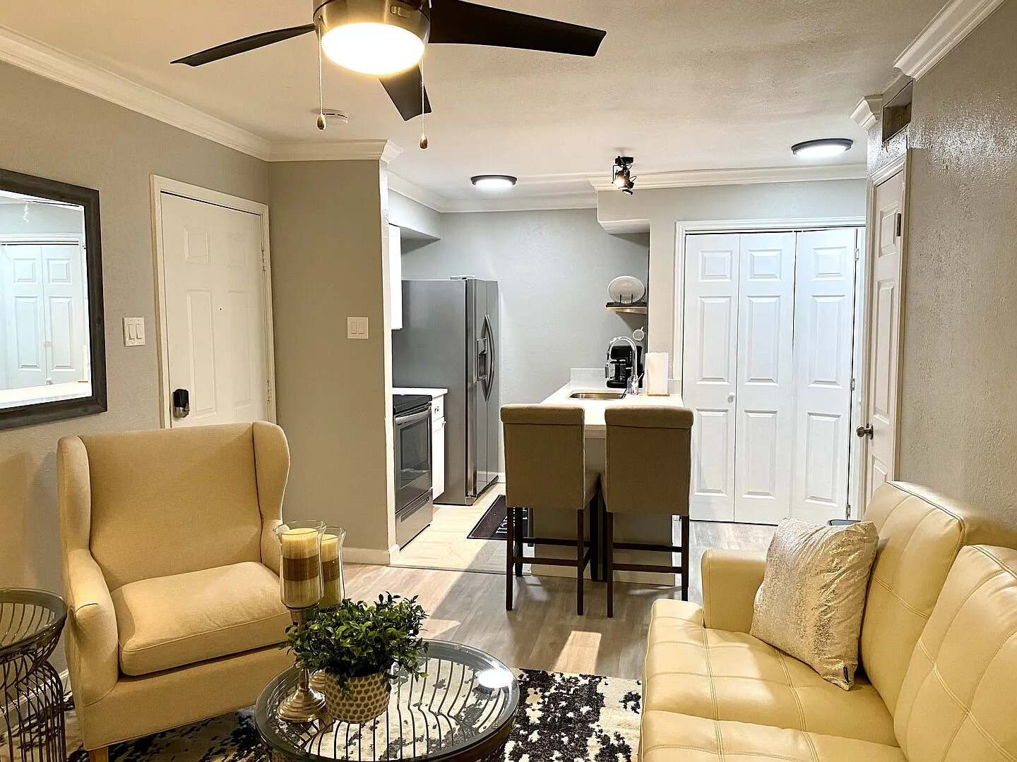 I32 World Cup Stay - 18 min to AT&T - Sleeps 2 - Free Parking — Photo 2