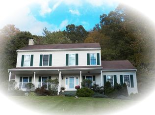 35 Pinebrook Xing, Bethany, CT 06524