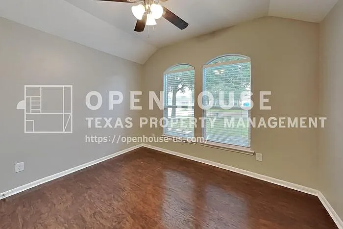 22502 Holbrook Springs Ct — Photo 14