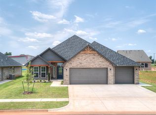 4909 Vine Cliff Rd, Mustang, OK 73064