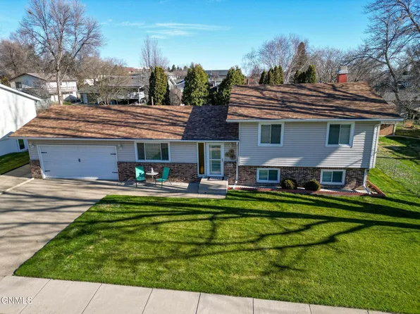 1840 Masterson Ave, Bismarck, ND 58501