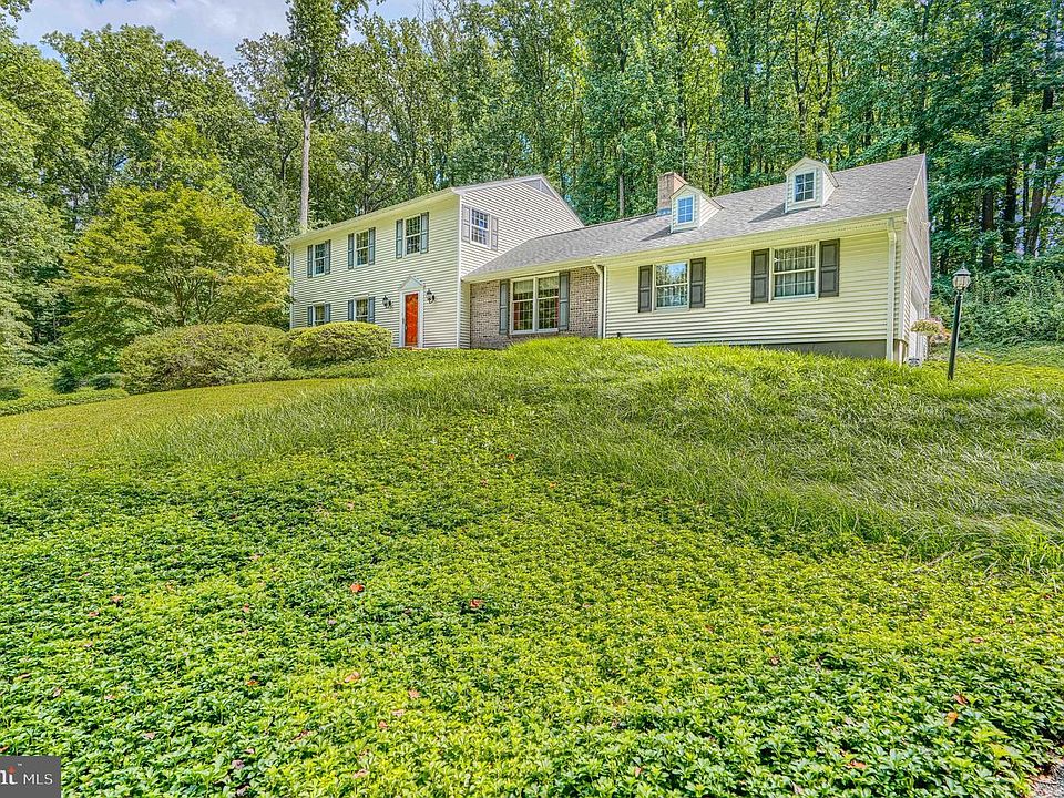1st image of 6109 Fork Woods Rd