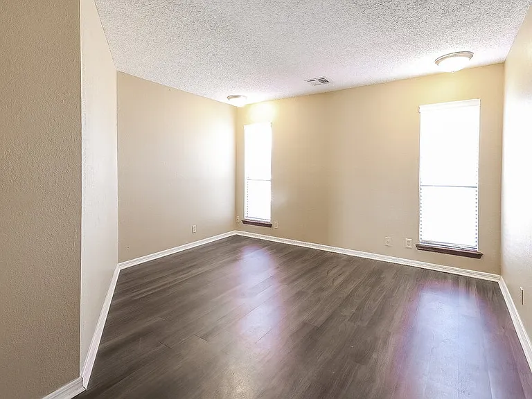 1112 NE 21st Ct — Photo 12
