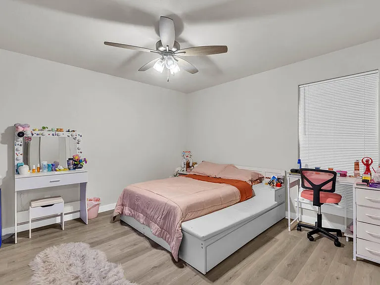 2512 Blazing Saddle Blvd — Photo 19