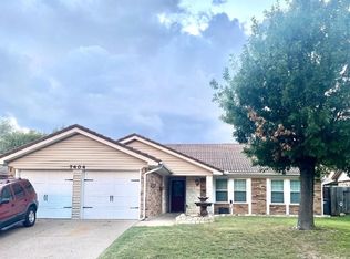 7404 Meadow Creek Dr, Fort Worth, TX 76133