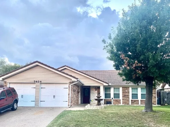 7404 Meadow Creek Dr, Fort Worth, TX 76133