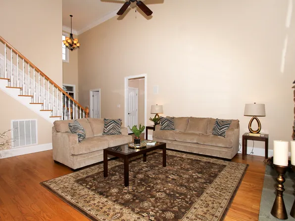 2008 Tomshire Dr, Gastonia, NC 28056