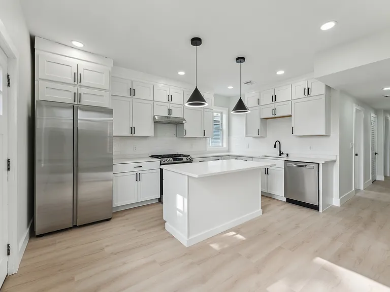 47 Brackett St #3 — Photo 3
