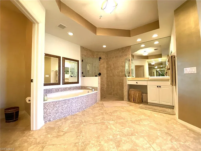 1570 Winding Oaks Way #201 — Photo 25