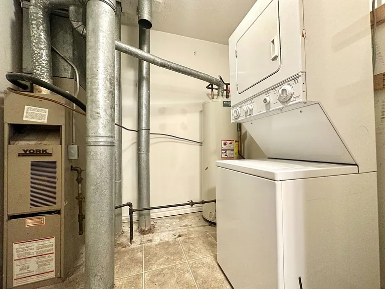 Parkview Apartments — Photo 31