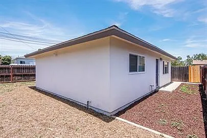 3564 Ivy St — Photo 3