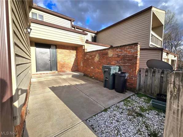 129 Kimrose Ln, Broadview Heights, OH 44147