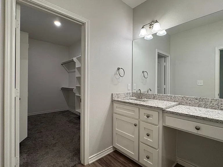3704-3784 Cottage Park Cir — Photo 25