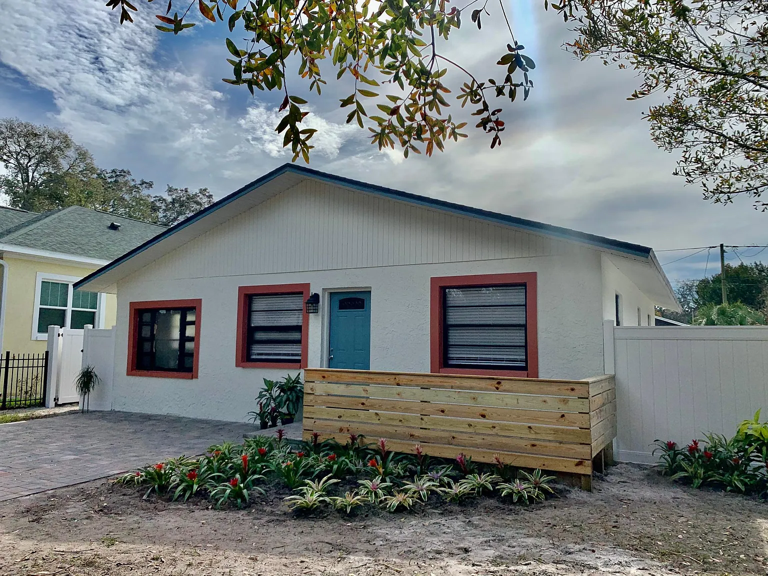 3 bed, 1100 sqft, $3,300 — Photo 1