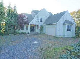 136 Plateau Rd, Long Pond, PA 18334