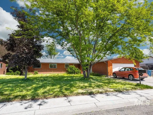 2170 N Fairmeadow Dr, Boise, ID 83704