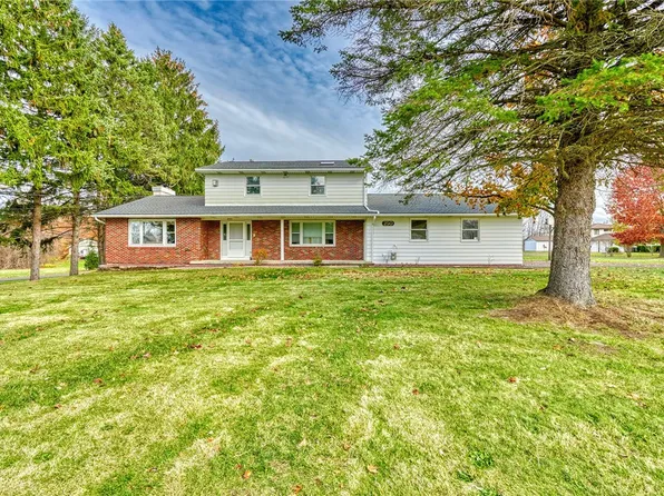 250 Webster Rd, Webster, NY 14580