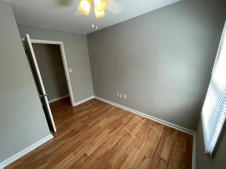 552 Pulaski St — Photo 54