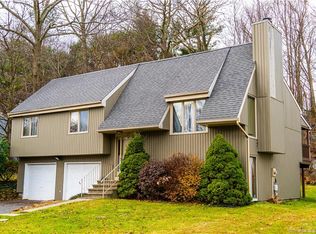 219 Harwood Rd, Waterbury, CT 06706