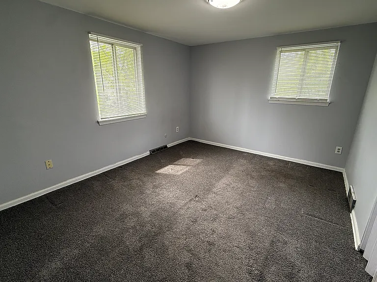 250 Huth Rd #H — Photo 7