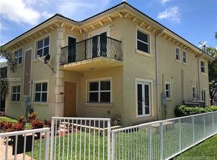 722 NE 4th Ct #822, Hallandale Beach, FL 33009