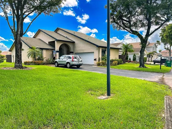4238 SW 147th Ct, Miami, FL 33185