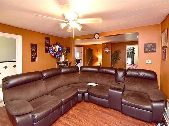 3rd image of 3850 W 23rd St