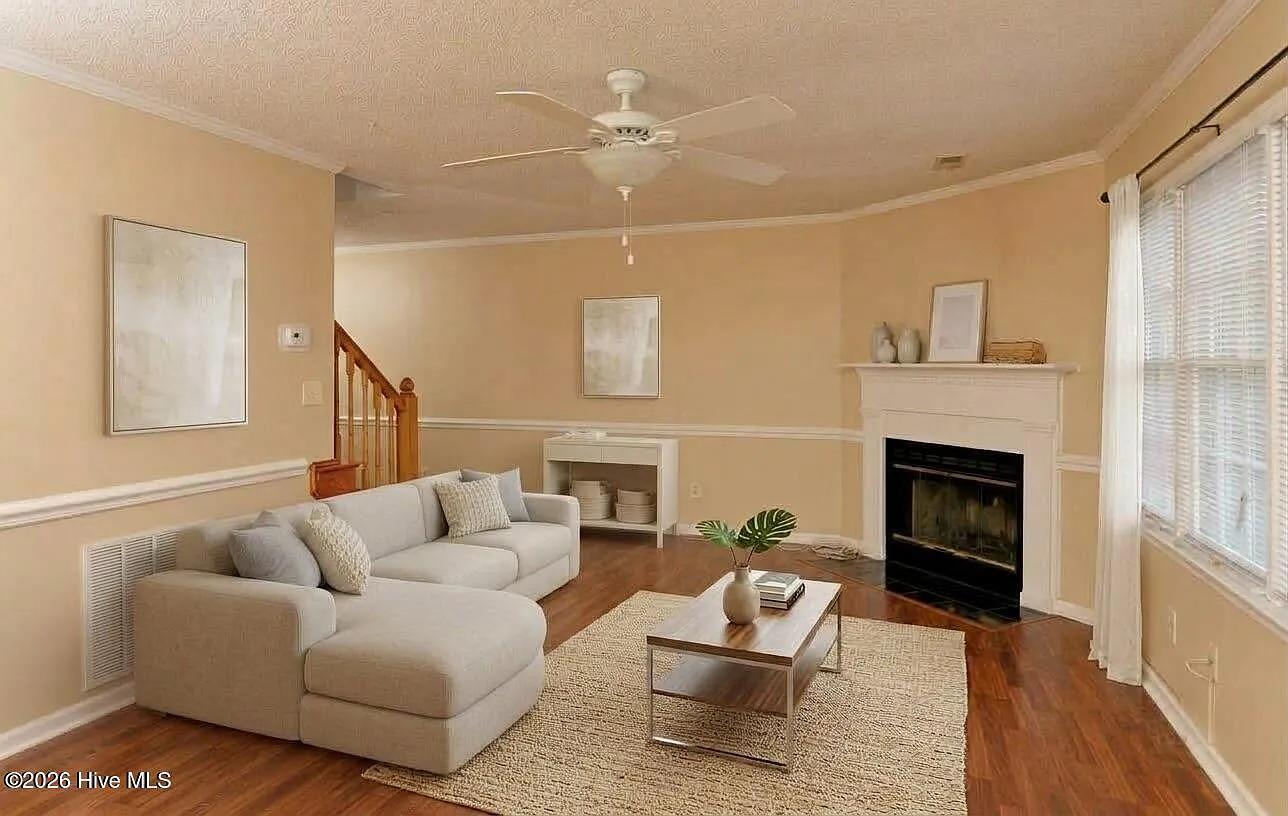 3 bed, 2.5 bath, 1453 sqft, $1,275 — Photo 2
