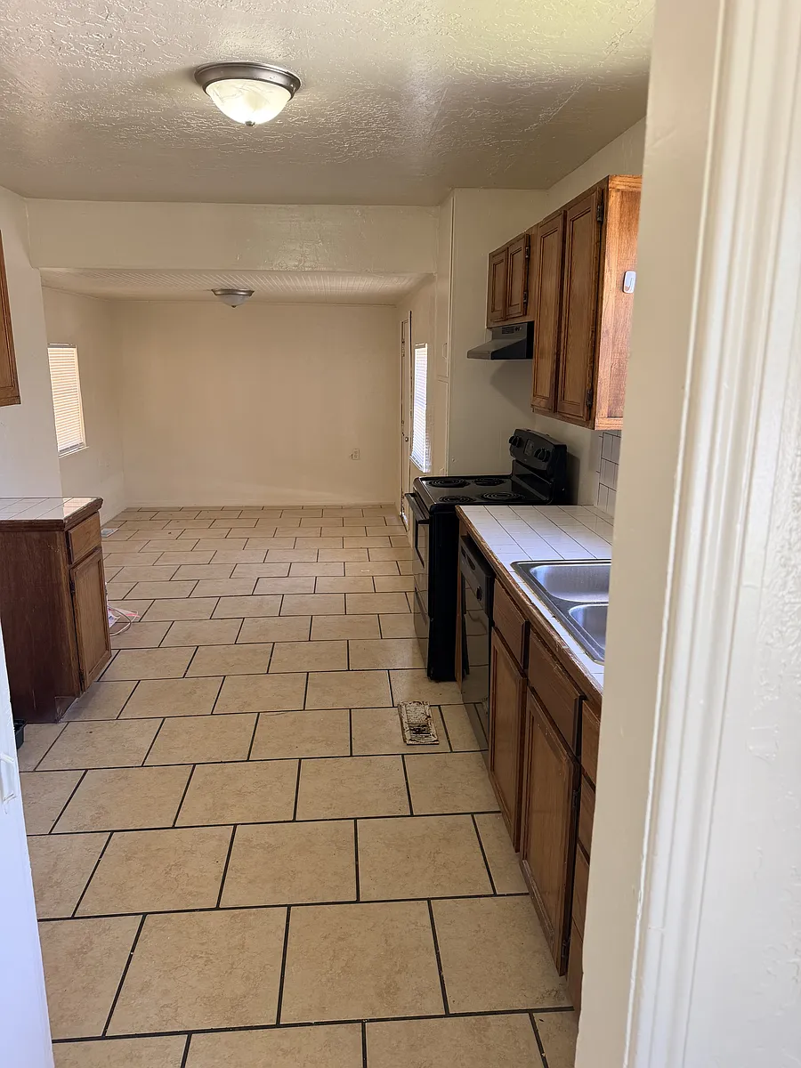 Building Photo - 1300 NE 43rd St